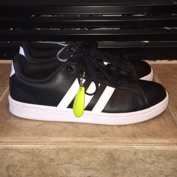 adidas Shoes - Adidas sneaker